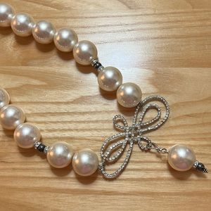 Pearl statement necklace